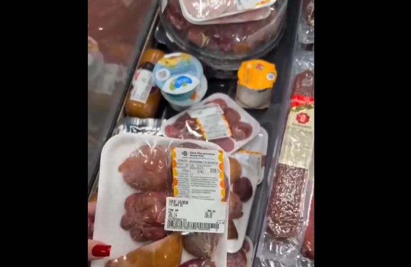 И ведь будут брать! В российских магазинах продаются «попки» колбасы