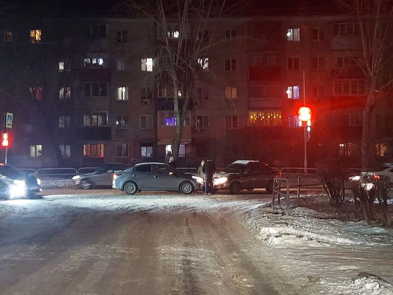 Легкий «поцелуй» у больницы Сызрани чуть было не собрал приличный «хвостик»