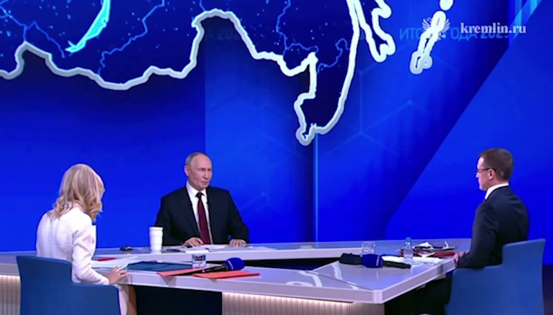 Владимир Путин больше 4,5 часов отвечал на вопросы в прямом эфире
