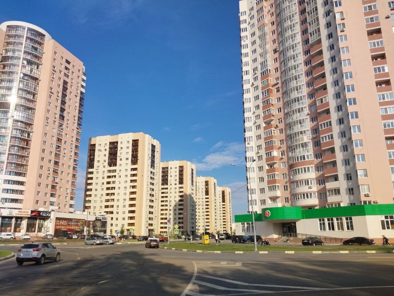 Жители самарского «Волгаря» снова жалуются на отвратный запах и тошноту