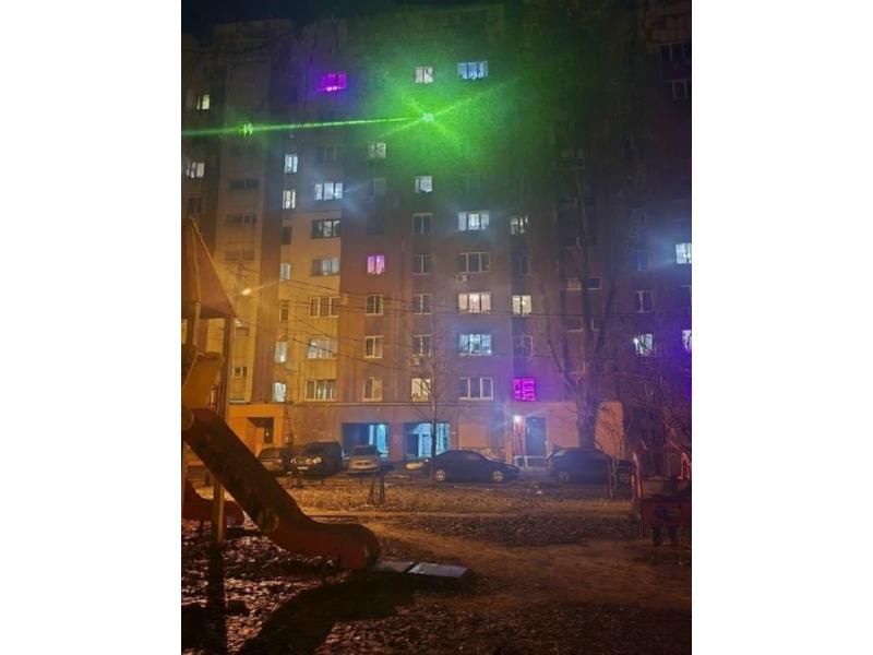 В Самарской области странная женщина старалась ослепить прохожих