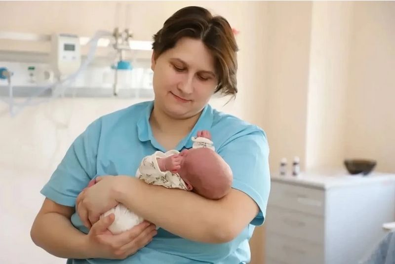 Врачи спасли новорожденную девочку, родившуюся с весом 680 граммов