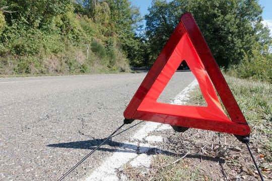 Неподалеку от Сызрани перевернулся автомобиль: потребовалась помощь спасателей