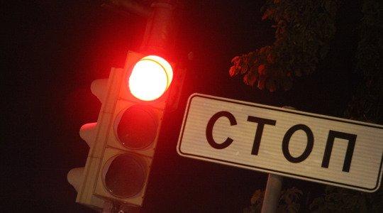Жители Сызрани предупреждают друг друга об опасной езде: один из светофоров «взбесился»
