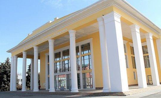 По новым правилам: драматический театр в Сызрани возобновил свою работу